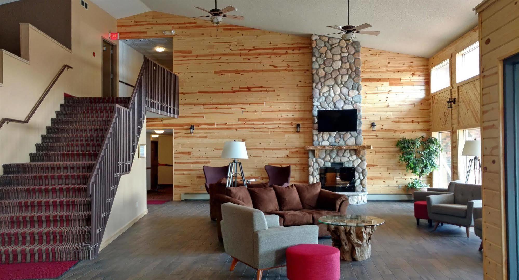 Boarders Inn & Suites By Cobblestone Hotels Сьюпириор Экстерьер фото